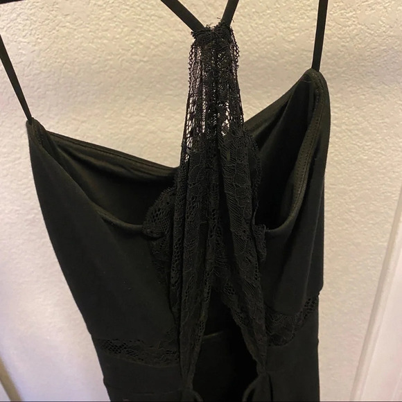 Express Back Lace Bodycon Dress - Picture 5 of 8